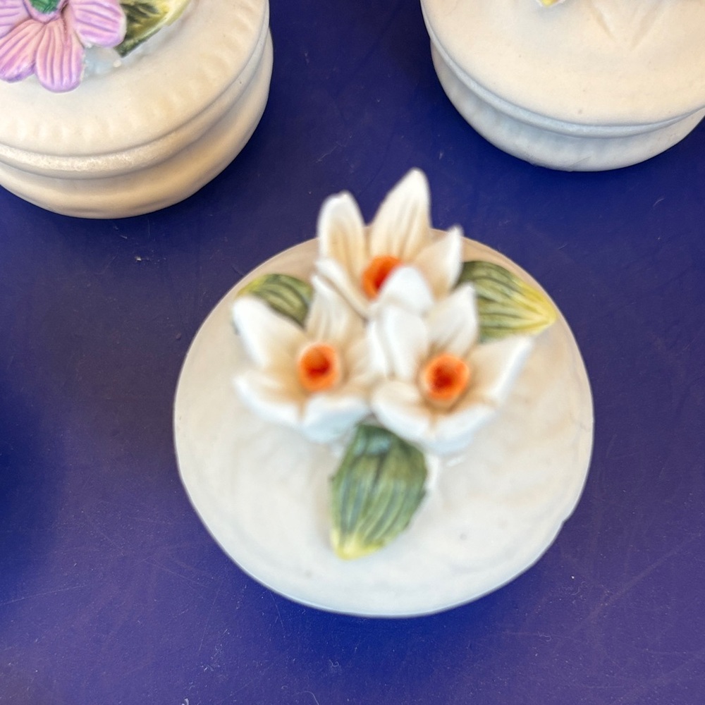 Floral Ceramic Trinket Boxes Set - Picture 4 of 9